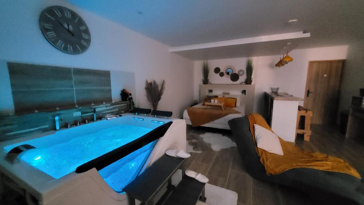 Studio Design Cocon Spa Prive A Deux Pas De Lille Bassee Экстерьер фото